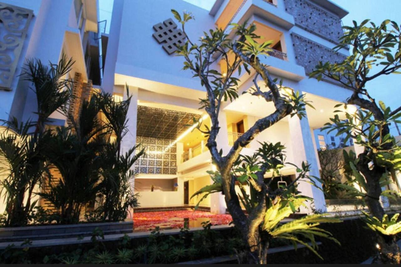 Signature Seminyak Hotel Dış mekan fotoğraf