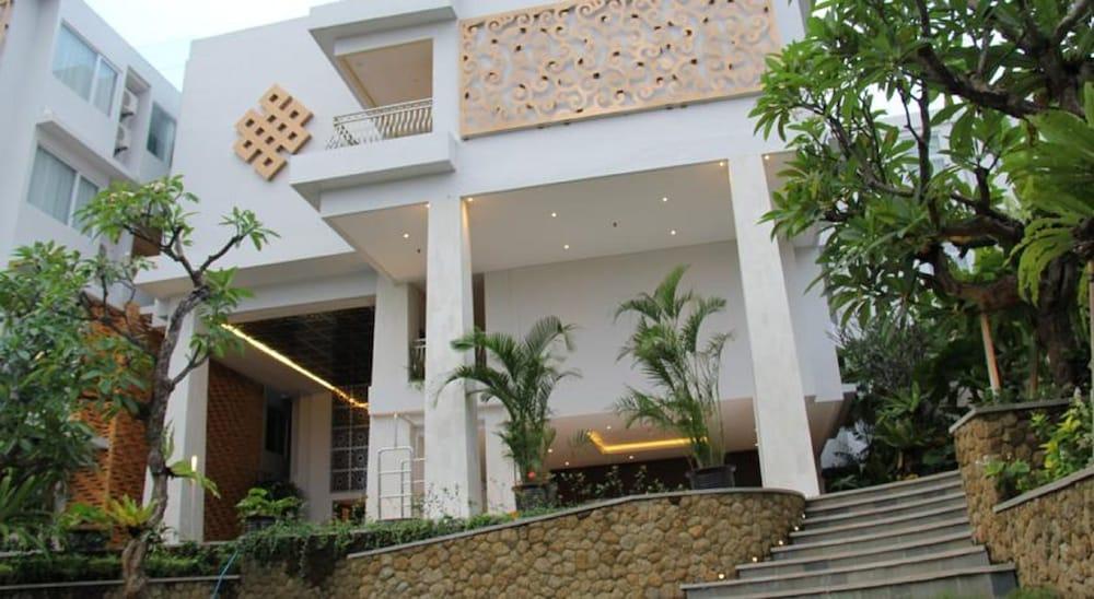 Signature Seminyak Hotel Dış mekan fotoğraf